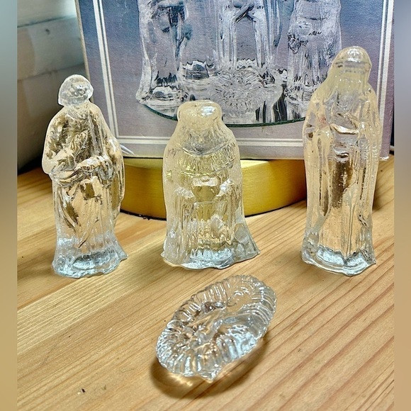 Other - Vintage Glass Nativity Christmas Decor Set w Box Incomplete vintage nativity set